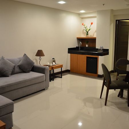 Mango Suites - Santiago City of Santiago Extérieur photo